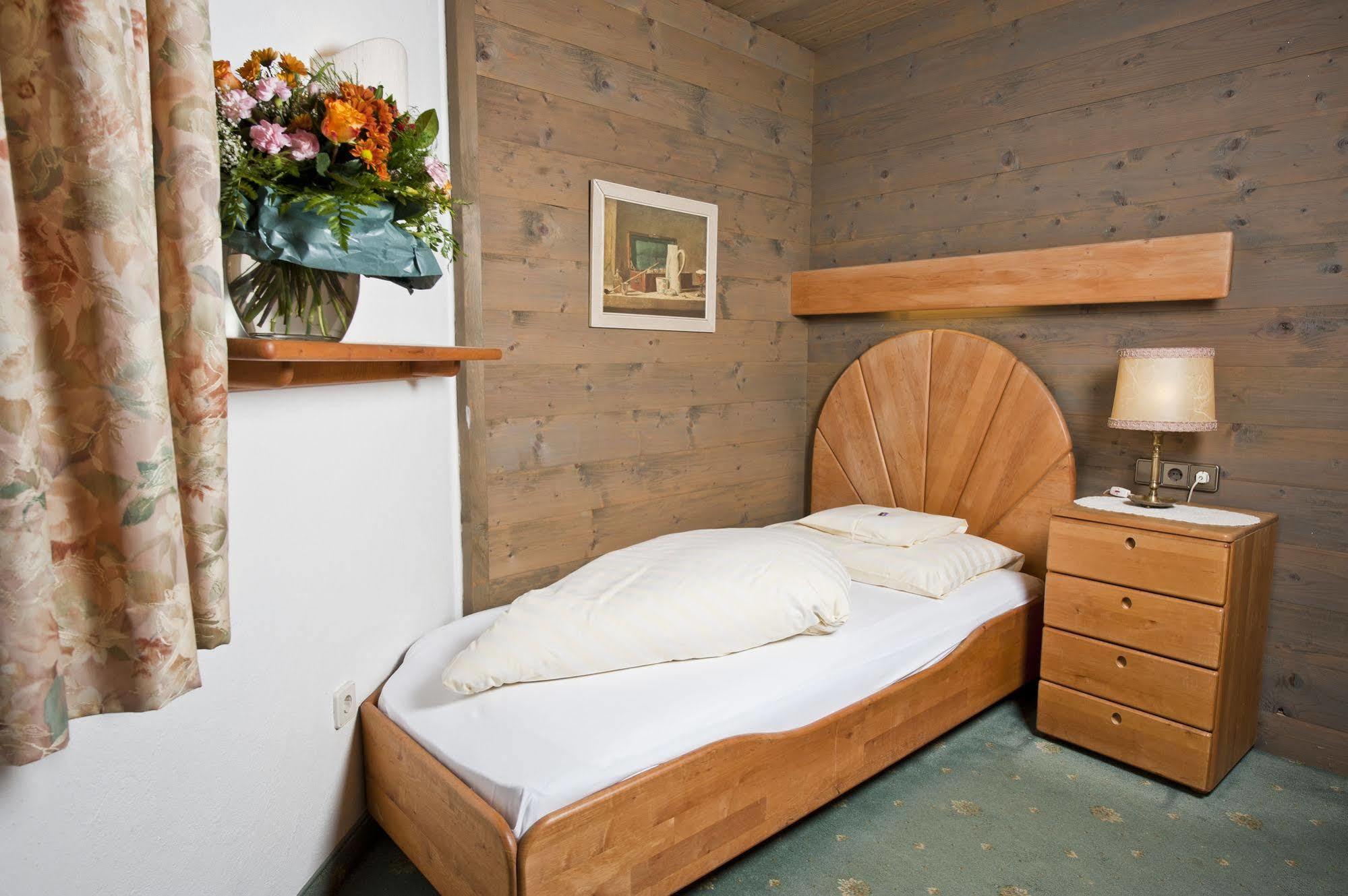 Haus Stefanie - Adults Only Hotel Seefeld in Tirol Ngoại thất bức ảnh